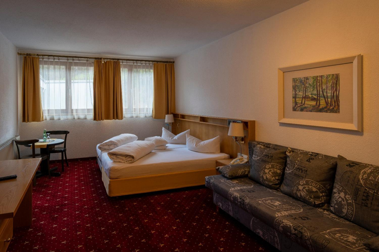 Bedroom 2, Hotel Bruggner Stub`n, Landeck