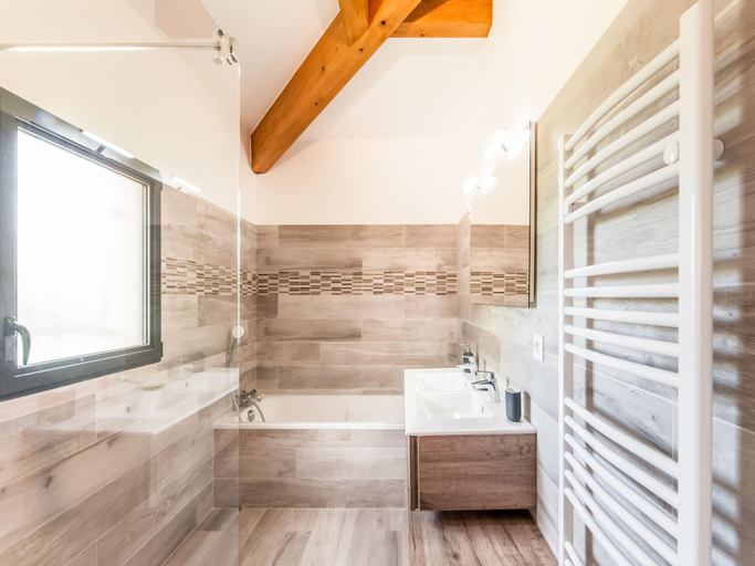 Bathroom 5, Holiday Home in Vaison la Romaine with Pool, Vaucluse