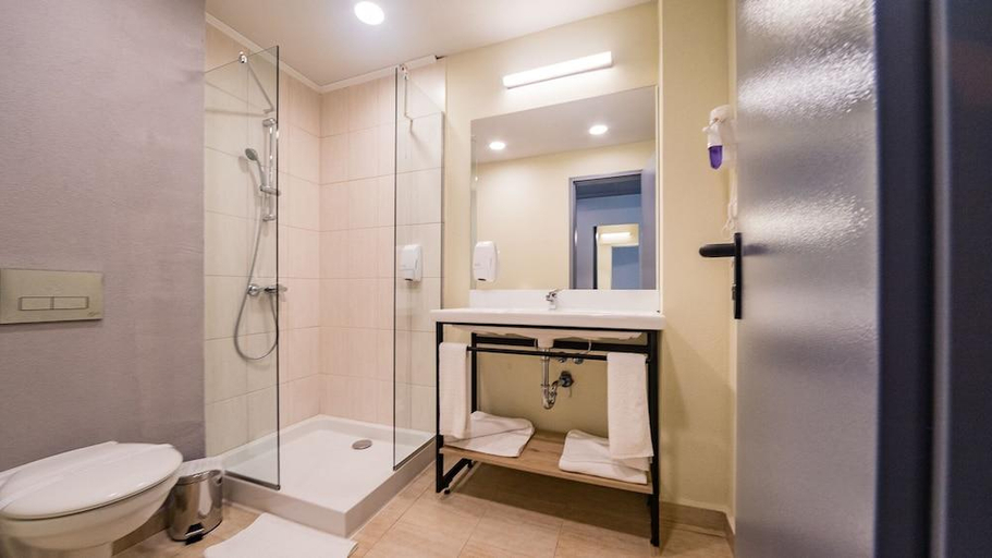 Bathroom 4, A&M Hotel, Plovdiv