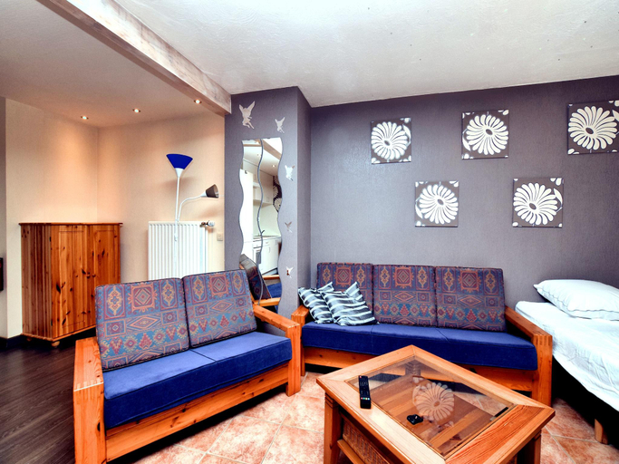 Others 4, Holiday Home in Ardennes with Scenic Terrace, Liège