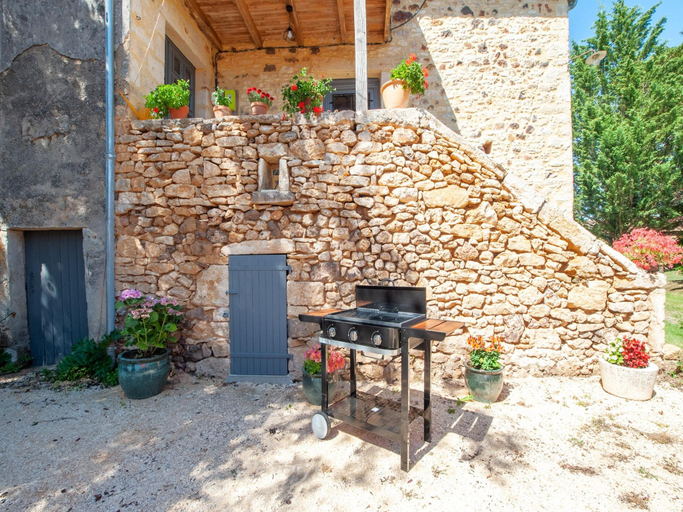 Others 5, Tranquil Escape in Loubejac, Dordogne