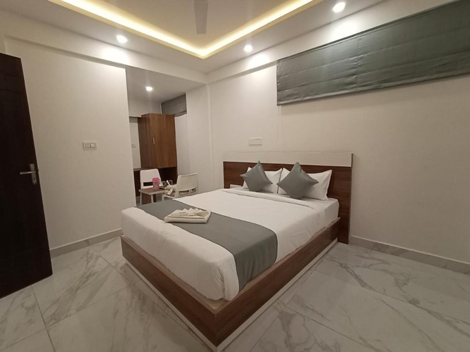 Bedroom 5, Royal N Deluxe, Bangalore