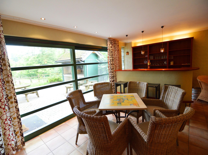 Others 5, Scenic Villa near Lake View, Liège