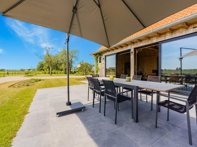 Others 5, Chic Villa in Comines-Warneton with Garden, Hainaut