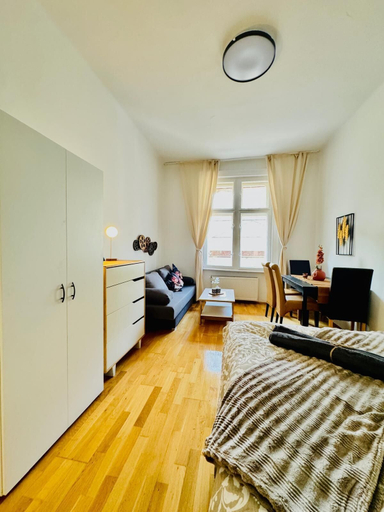 Bedroom 3, Cozy 2BR for 5 Near Schönbrunn, Wien