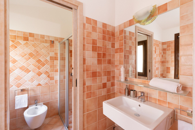 Room 5, Casa Della Vigna 3 by Wonderful Italy, Sassari