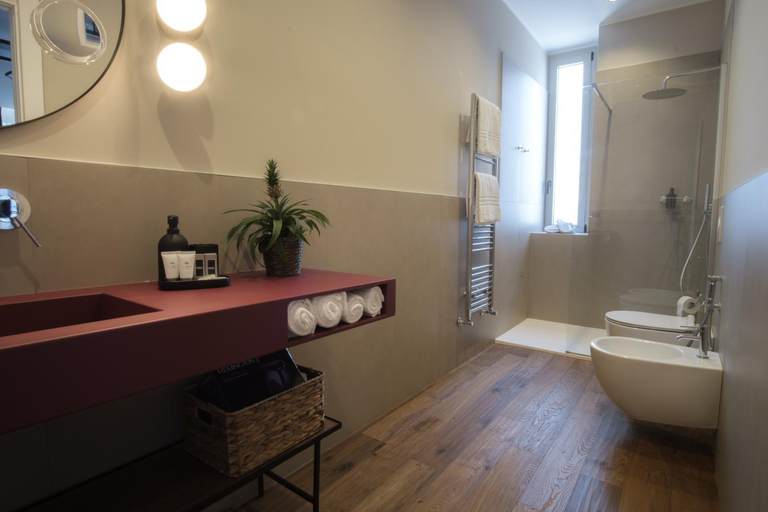 Bathroom 5, PALAZZO DANISI ROOMS&SUITES, Bari