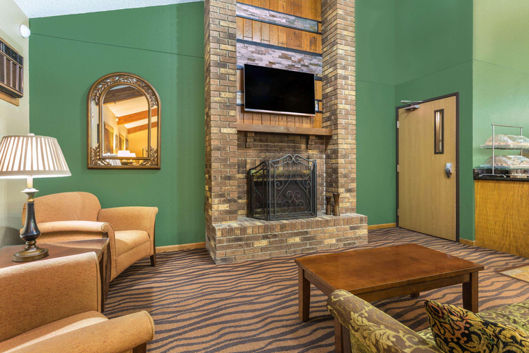 Public Area 2, AmericInn by Wyndham West Bend, Washington
