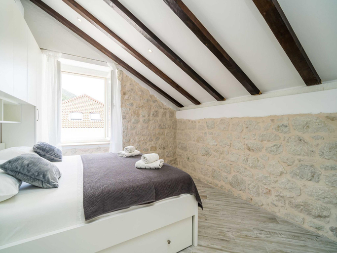 Bedroom 2, Villa Ro-Ma - Three Bedroom Villa with Terrace and Sea View, Dubrovačko Primorje