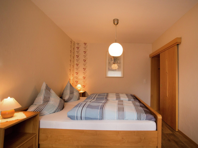 Bedroom 2, Ferienwohnung Oberschledorner Wald, Hochsauerlandkreis