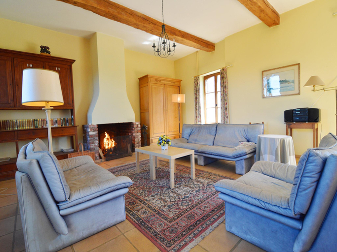 Others 5, Cottage with Tennis Court, Namur