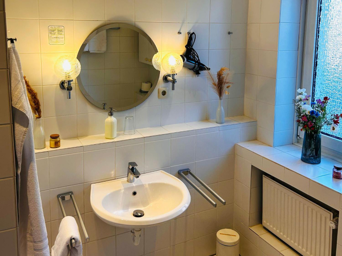Bathroom, Hotel Finkenhof Haus Meersmannufer, Region Hannover