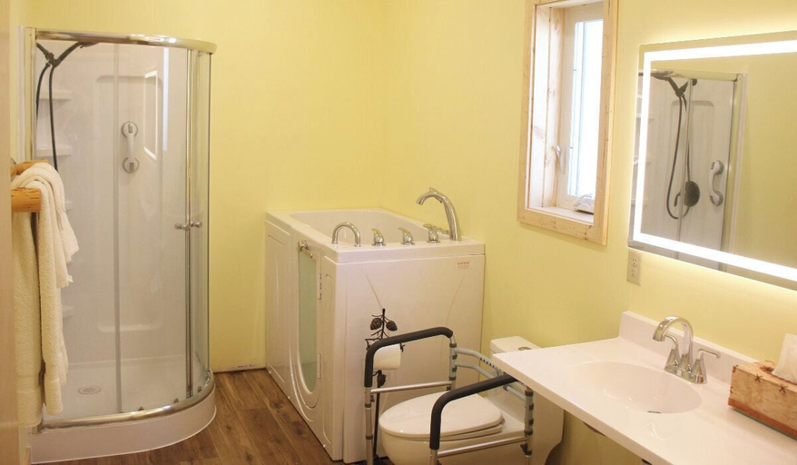 Bathroom 4, Leech Lake Resort Bed & Breakfast, Cass