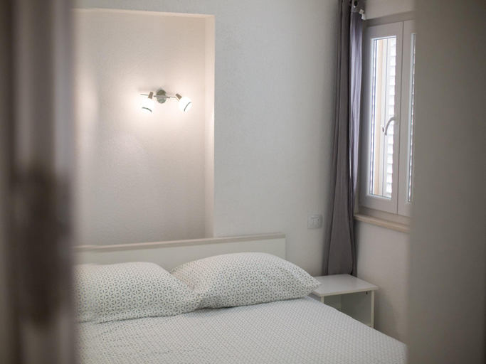 Bedroom 2, Serious Job Apartment - One Bedroom Apartment with Shared Terrace veci, Dubrovnik