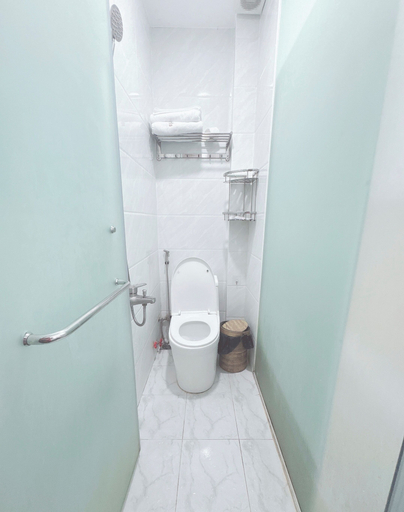 Bathroom, The Hidden Hogwarts - Nearly Bui Vien, District 1