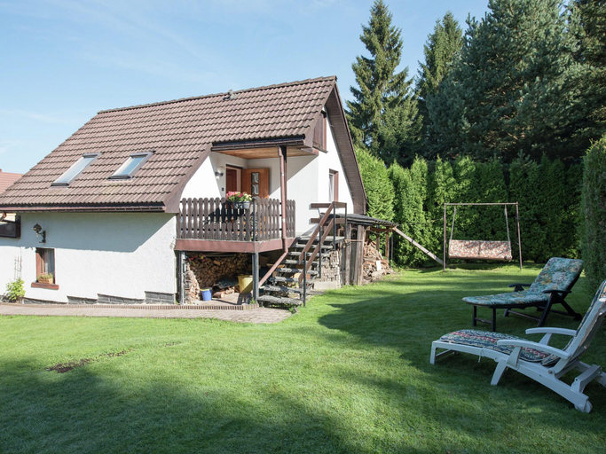 Others 2, Einladende Ferienwohnung mit Aussenpool, Vogtlandkreis