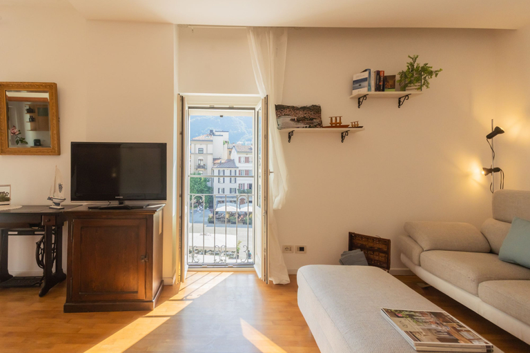 Room 2, Linda Apartments in Como, Como