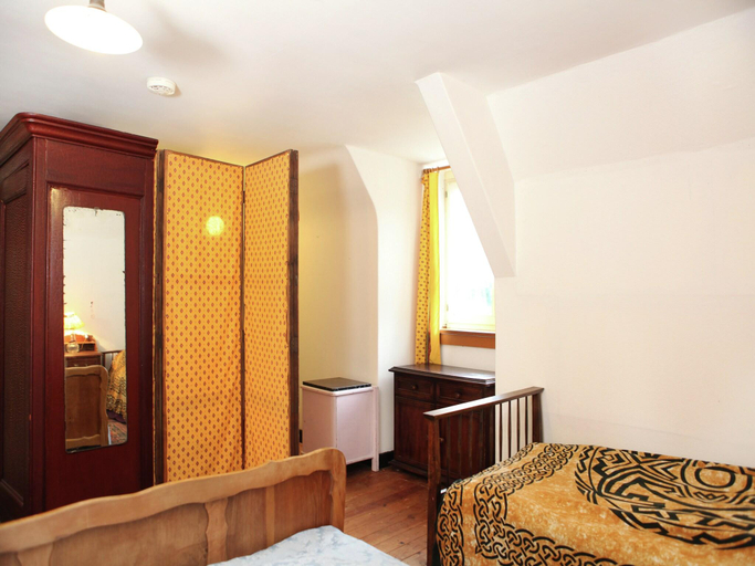 Bedroom 2, Mansion in Ruiselede Doomkerke, West-Vlaanderen