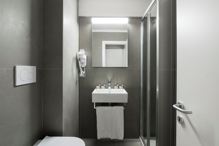 Bathroom 3, Corte Residence Apartments, Belluno