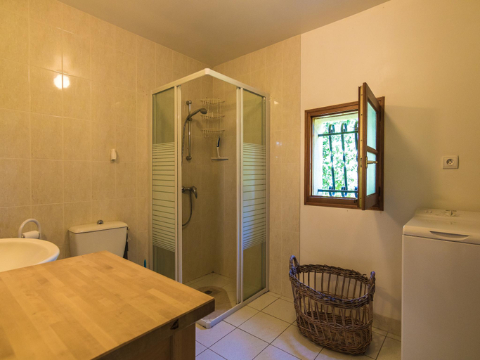 Bathroom 3, Peaceful Cottage in Savignac, Dordogne