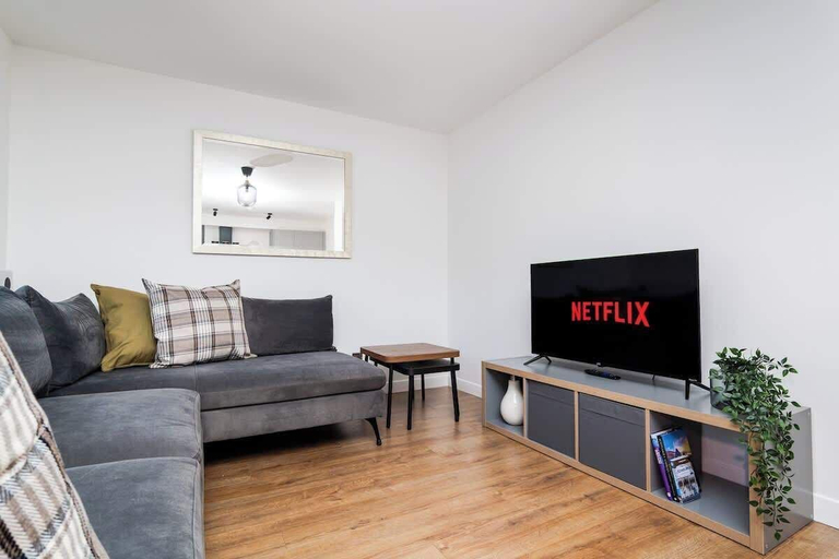 Others 1, Spacious 2BR - Parking Near Edinburgh City Centre, Edinburgh