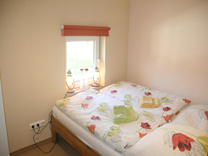 Bedroom 2, Elegantes Landhaus in Bastorf nahe dem Meer, Rostock