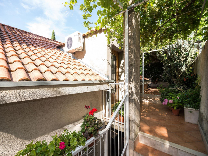 Others 5, Apartment Srd - Two-Bedroom Apartment with Balcony and Sea View, Dubrovnik