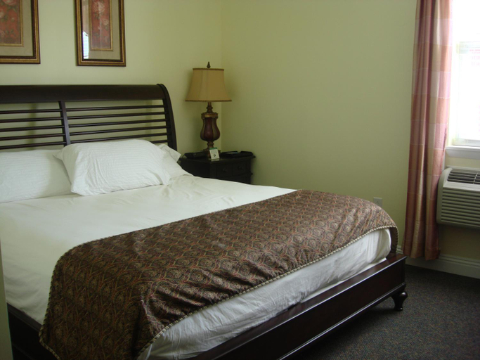 Bedroom 2, The City Hotel Bar Grill, Cambria
