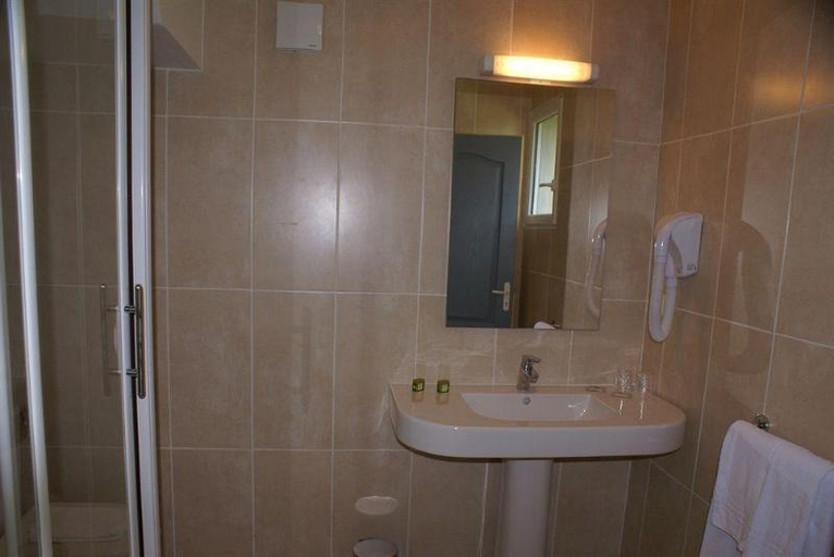 Bathroom 3, La Verperie, Dordogne