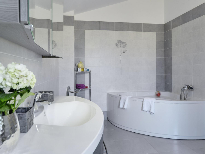 Bathroom 4, Villa in Pula near Beach with Private Pool, Medulin