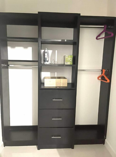 Others 5, Modern Luxury 1BR Condo in Kingston