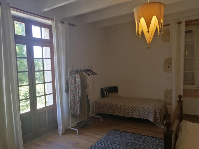 Bedroom 2, Hilltop Mansion with Pool, Dordogne