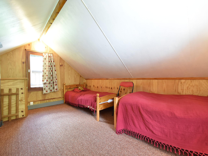 Bedroom 2, Quiet Chalet with Garden, Moselle