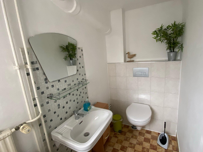 Bathroom 3, Flucht in Malsburg-Marzell, Lörrach