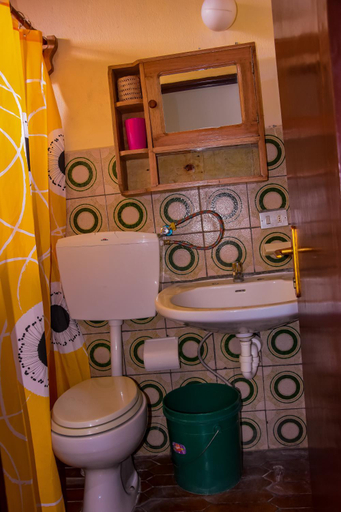 Bathroom, Maison d'Accueil - Fondation San Filippo Neri, Kamenge