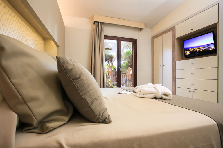 Bedroom 3, Hotel Corte Rosada – Adults Only Affiliated by Meliá, Sassari