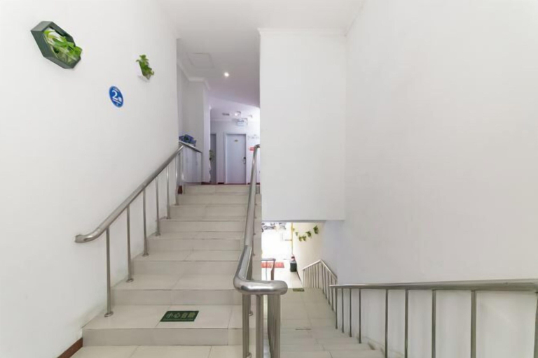 Others 3, Chunxin Hostel, Shanghai