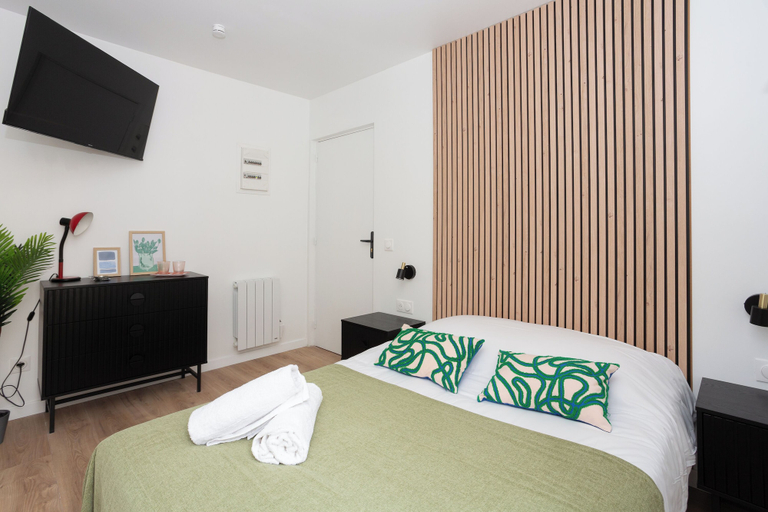 Bedroom 2, Maison Geranium, Paris
