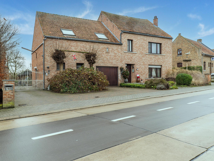 Others 5, Zoutleeuw Home with Pool, Vlaams Brabant