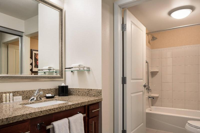 Bathroom 4, Glenwood Springs Inn, Garfield