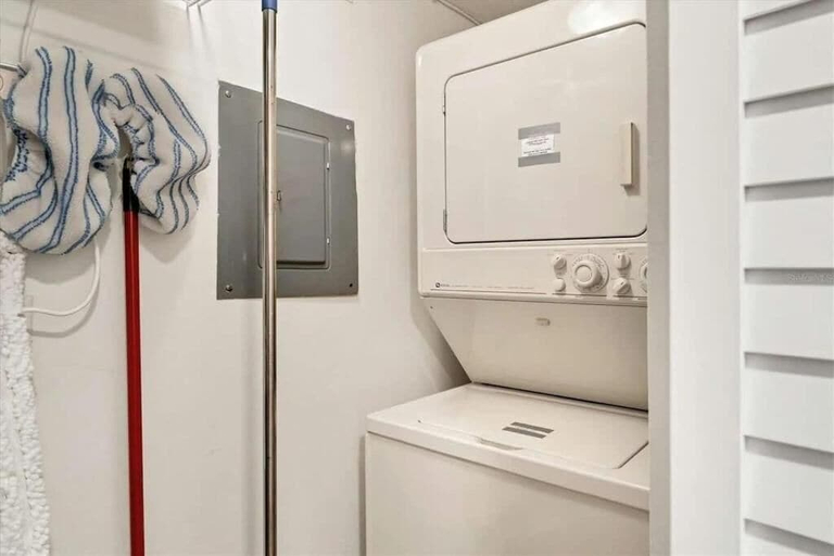 Bathroom 4, Luxury Beachfront Retreat, Manatee