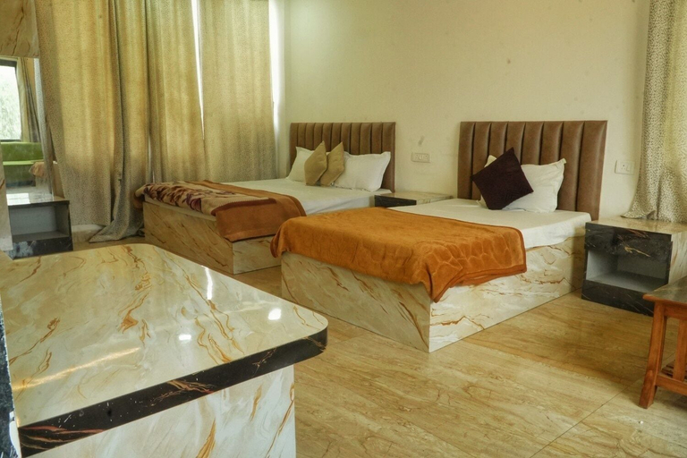 Bedroom 1, Hotel satyam, Jaunpur