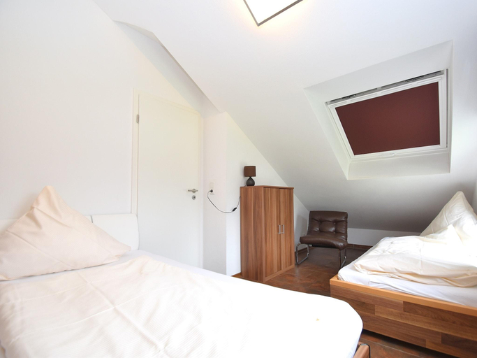 Bedroom 2, Separate Wohnungen mit Balkon an der Skipiste, Waldeck-Frankenberg
