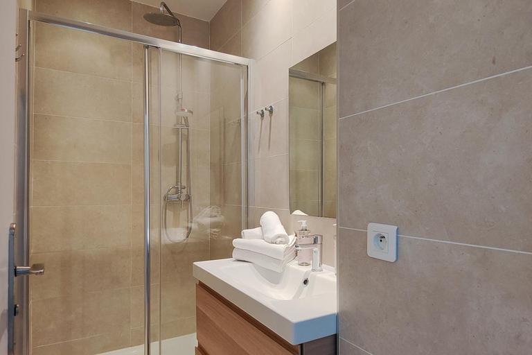 Bathroom 4, Aparthotel AMMI Nice Massena, Alpes-Maritimes