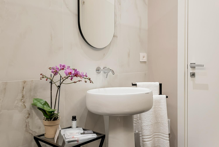 Bathroom 2, D & D Rooms, La Spezia
