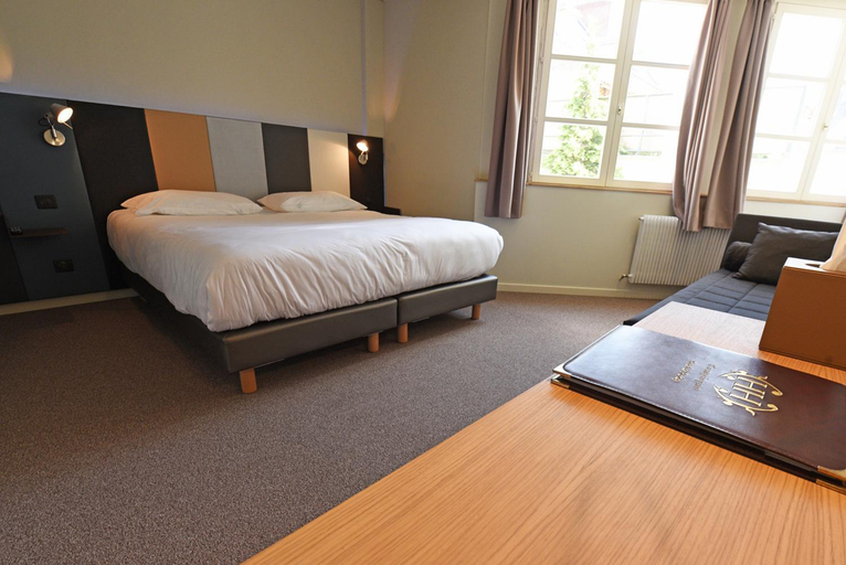 Others 4, Cit'Hotel De Harlay, Oise