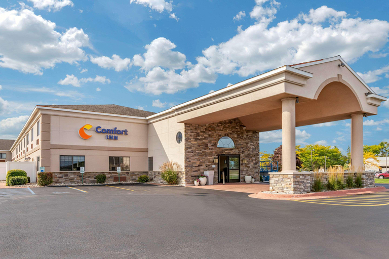 Exterior & Views 2, Comfort Inn Ludington Near US-10, Mason