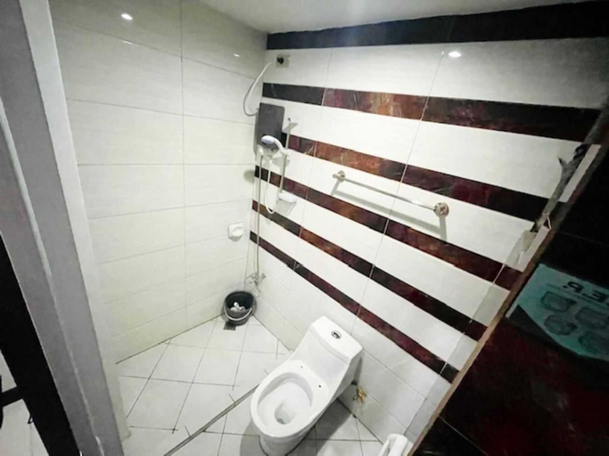 Bathroom 3, Cosmo Hotel - Kamuning, Quezon City