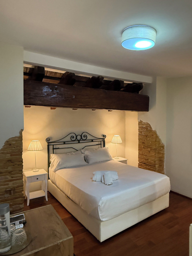 Bedroom 3, Catalina Suites Hotel, Valencia