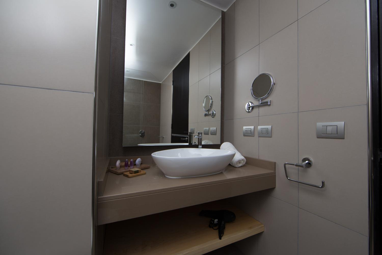 Bathroom 3, Keo Hotel - Ovalle Casino Resort, Limarí